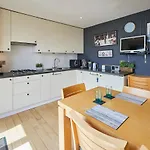Host & - The Hideaway Holiday home