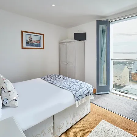 Host & - The Hideaway Scarborough