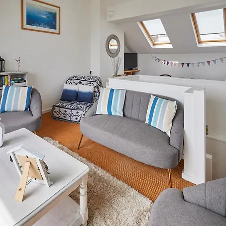 Host & - The Hideaway Holiday home *