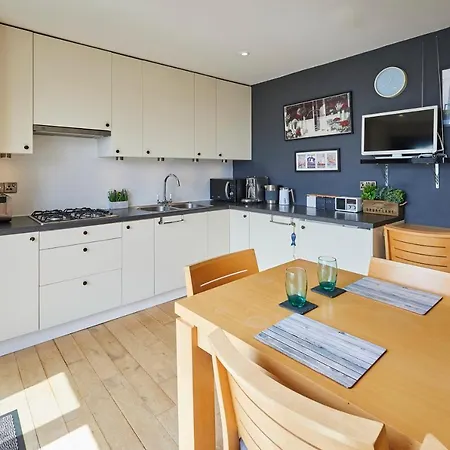 Host & - The Hideaway Holiday home