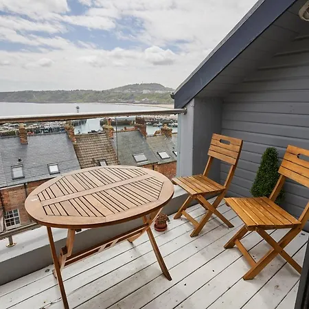 Host & - The Hideaway Holiday home *
