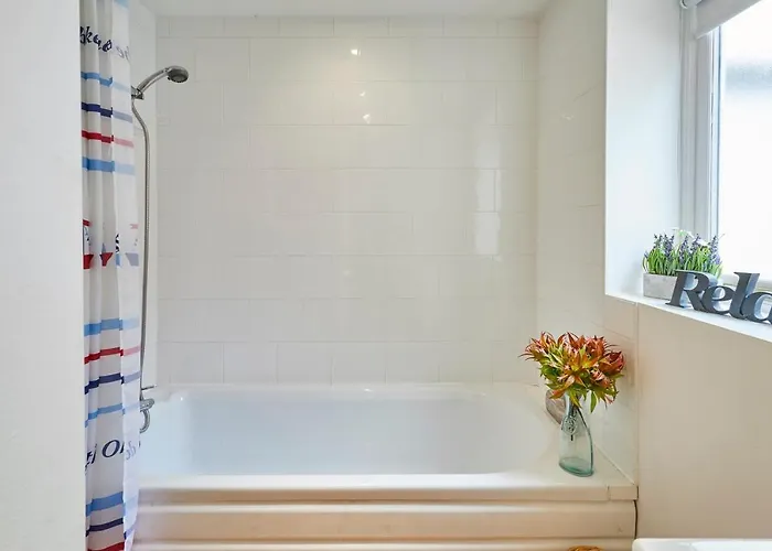 Host & - The Hideaway *