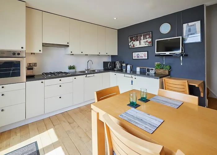 Host & - The Hideaway 別荘