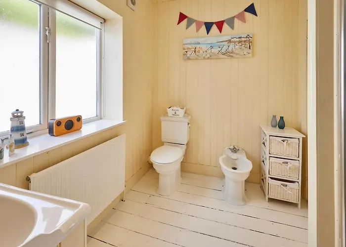 Host & - The Hideaway スカーバラ