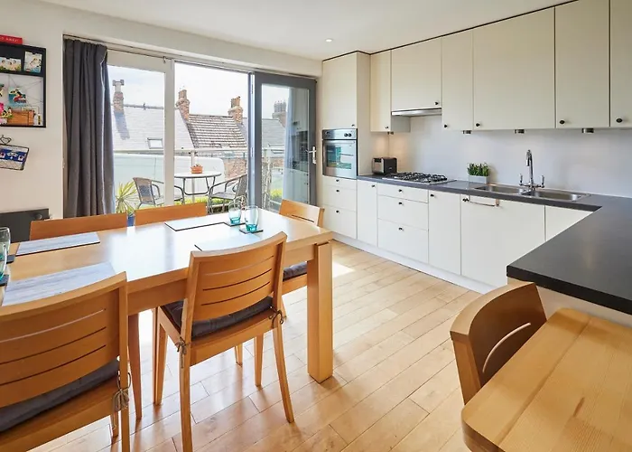 Host & - The Hideaway