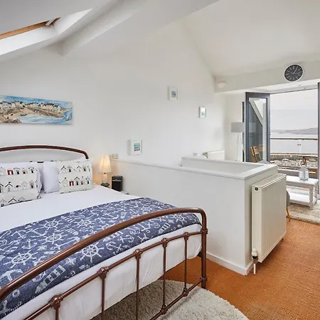 Host & - The Hideaway Scarborough